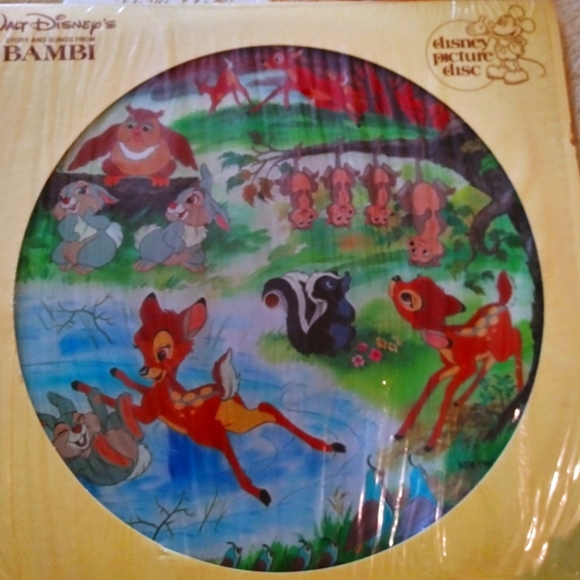 Collectors Disney album.3 - Picture 1 of 5